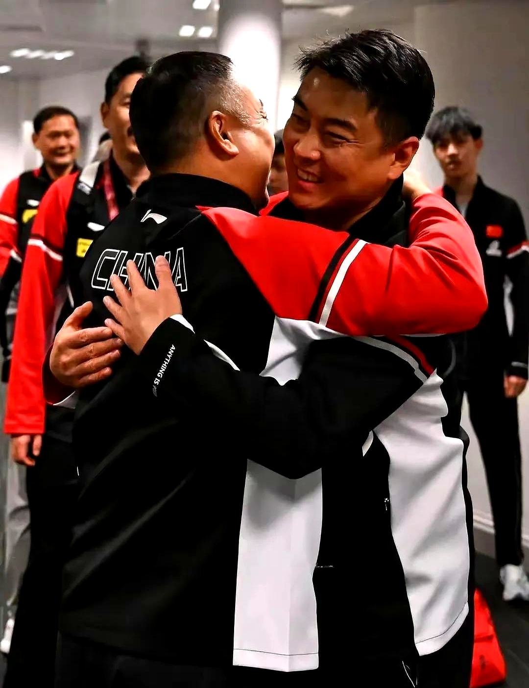 中国队鏖战英格兰队，王皓扛起全队