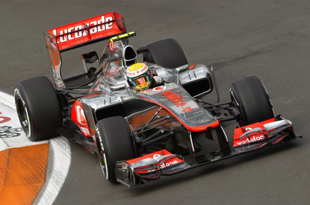 红牛二队横扫雷诺车队,阿隆索惊艳四座 红牛二队横扫雷诺车队,阿隆索惊艳四座