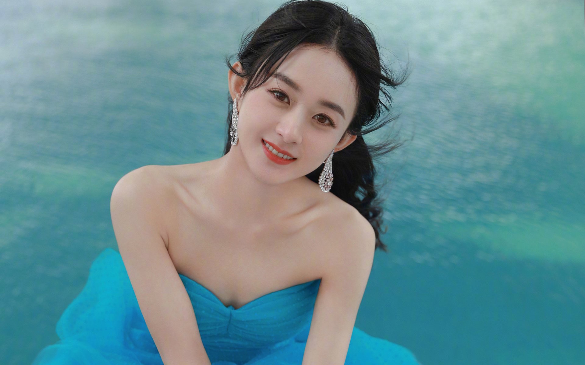 开云体育在线-从足球到赛车，法比尼奥的双重胜利—安哥拉踏平苏格兰与F1街道赛接管比赛