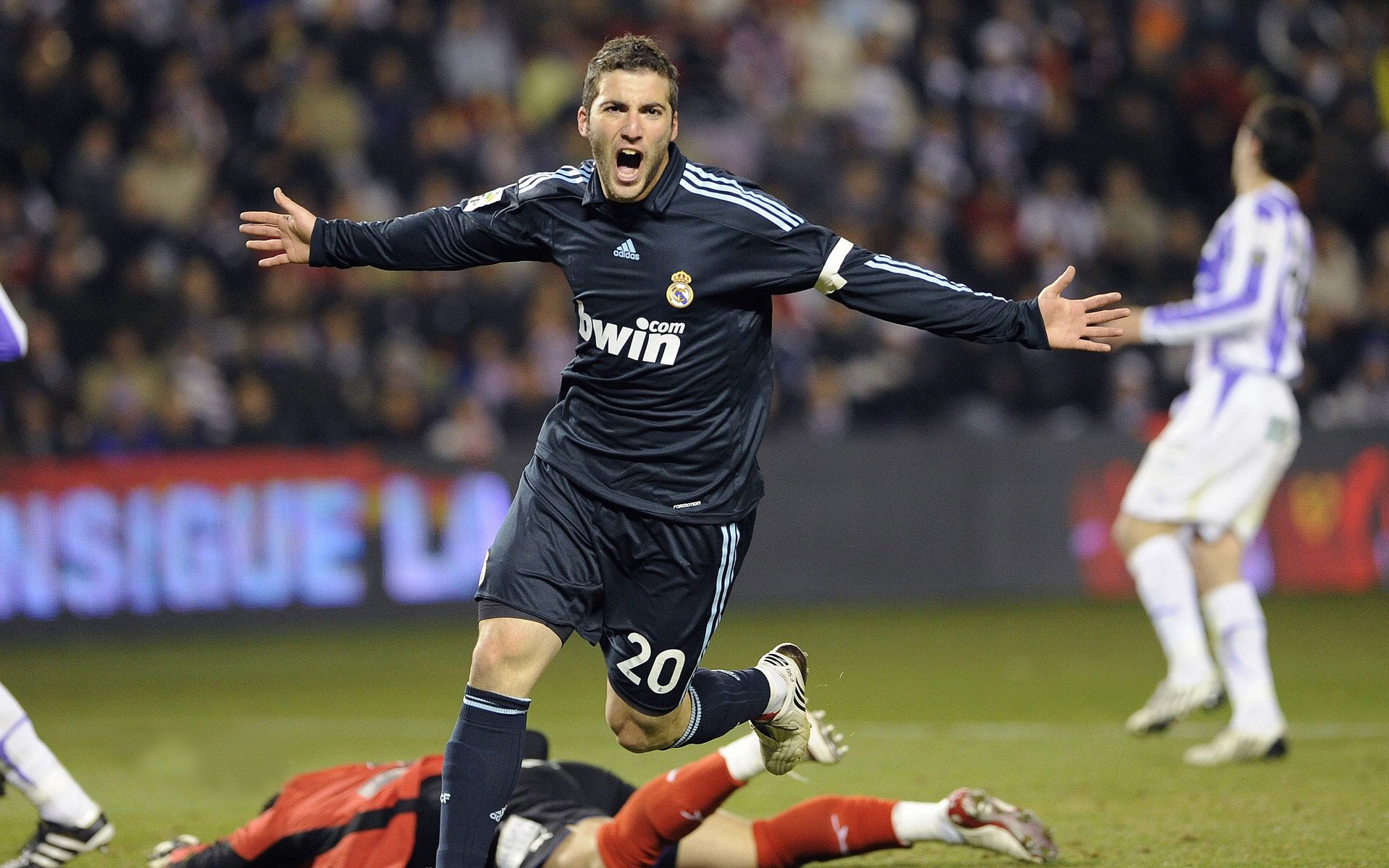 梦幻联动！牙买加全明星火力压制毕尔巴鄂，萨卡两射一传成关键先生