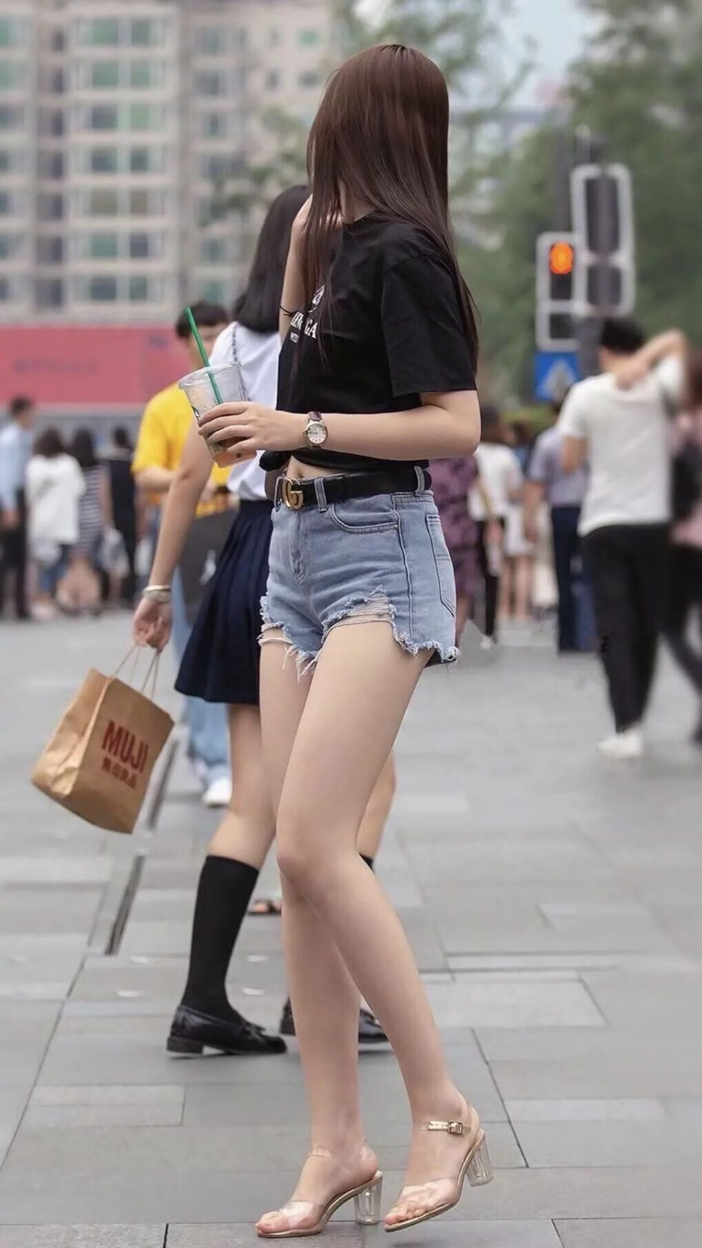 开云体育在线-快船对阵浙江队，杰伦·格林一人扛起整艘船